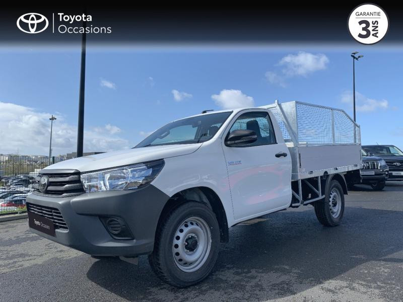 Photo 1 de l'offre de TOYOTA Hilux 2.4 D-4D Simple Cabine LeCap 2WD RC21 à 37980€ chez Toyota Professionnal Brest