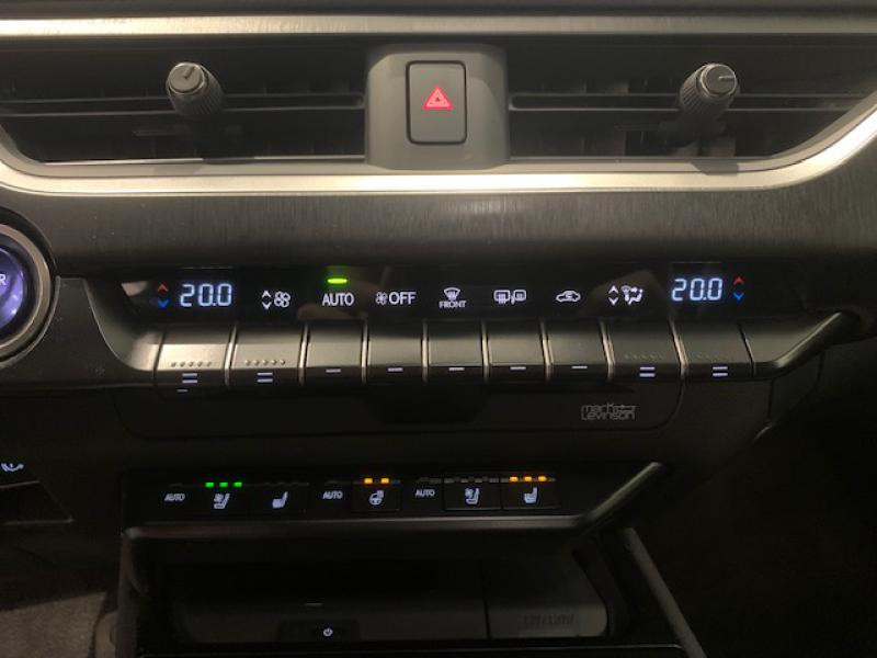 Photo 31 de l'offre de LEXUS UX 250h 2WD F SPORT Executive à 33700€ chez Audace automobiles - Lexus Lorient