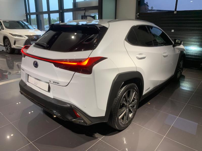 Photo 7 de l'offre de LEXUS UX 250h 2WD F SPORT Executive à 33700€ chez Audace automobiles - Lexus Lorient