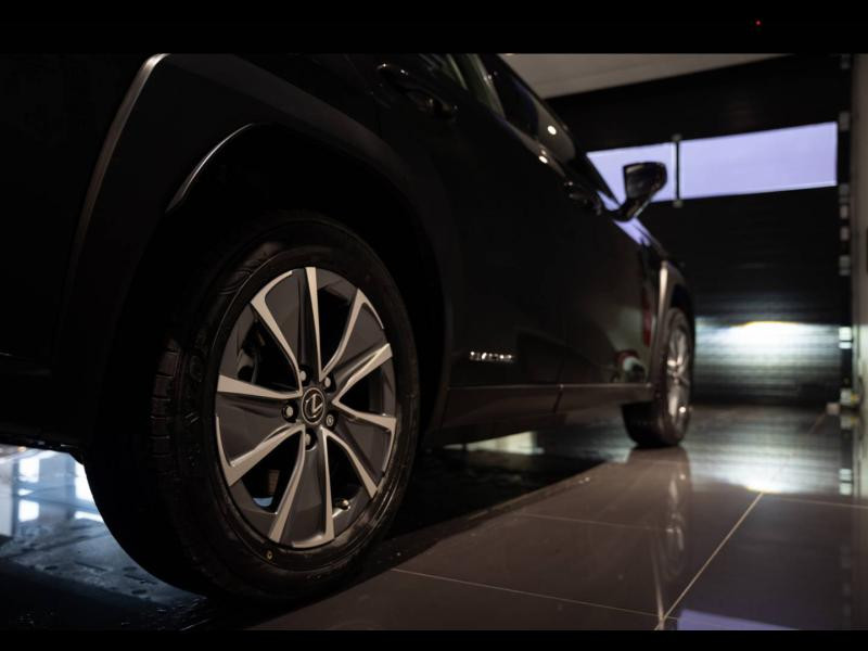 Photo 11 de l'offre de LEXUS UX 300e Pack à 34900€ chez Audace automobiles - Lexus Lorient
