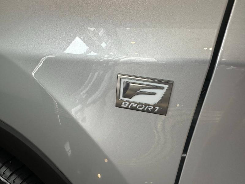 Photo 22 de l'offre de LEXUS RX 450h 4WD F SPORT Euro6d-T 15cv à 46990€ chez Audace automobiles - Lexus Lorient