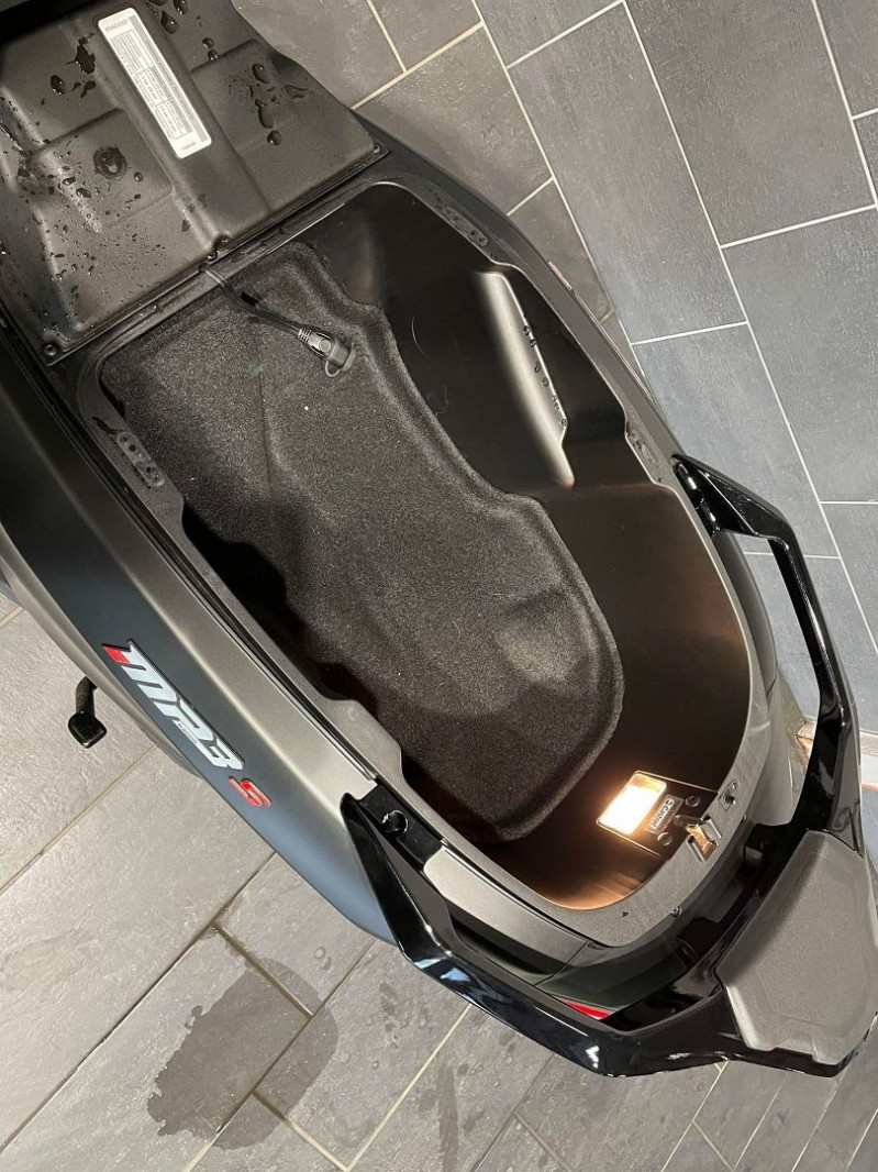 Photo 6 de l'offre de PIAGGIO MP3 MP3 400 HPE SPORT ABS ASR EURO 5 à 9490€ chez Signature auto