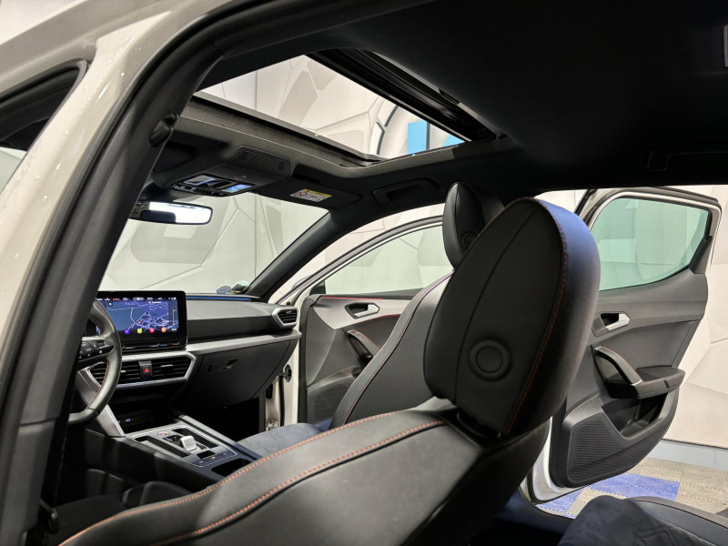Photo 12 de l'offre de SEAT LEON e-Hybrid 204 ch DSG6 FR + Toit Ouvrant à 23990€ chez VL Auto