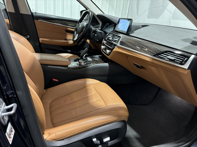 Photo 14 de l'offre de BMW SERIE 5 TOURING 530d 265 ch BVA8 G31 Executive + Toit Ouvrant Panoramique à 29990€ chez VL Auto