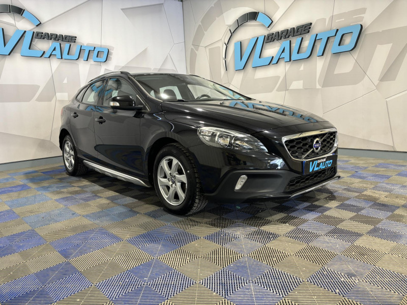 Photo 1 de l'offre de VOLVO V40 CROSS COUNTRY D2 115 Momentum à 12490€ chez VL Auto