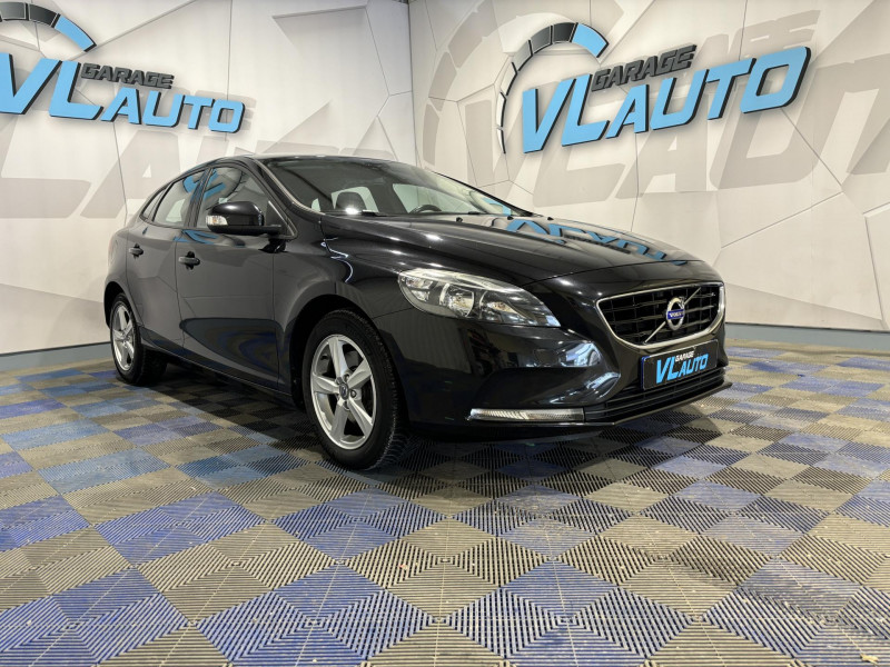 Volvo V40  T3 150 Kinetic ESSENCE Noir Occasion à vendre