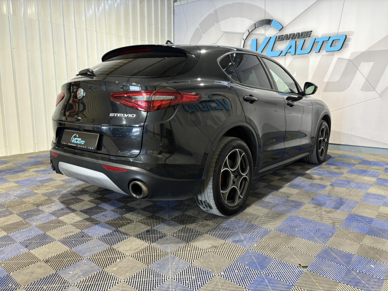 Photo 5 de l'offre de ALFA ROMEO STELVIO 2.0T 280 ch Q4 AT8 Lusso à 27990€ chez VL Auto