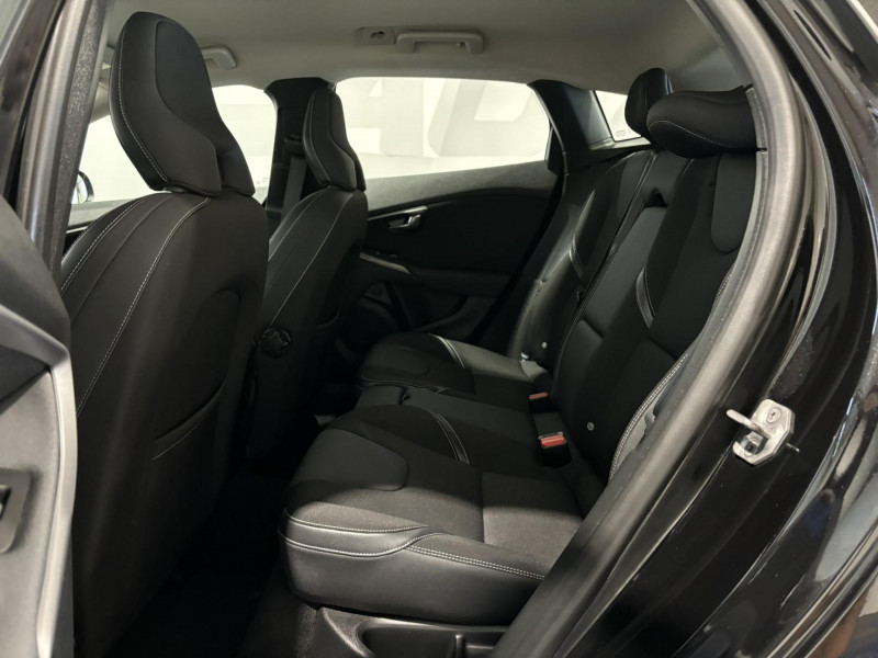 Photo 8 de l'offre de VOLVO V40 D2 120 Momentum Business à 13490€ chez VL Auto