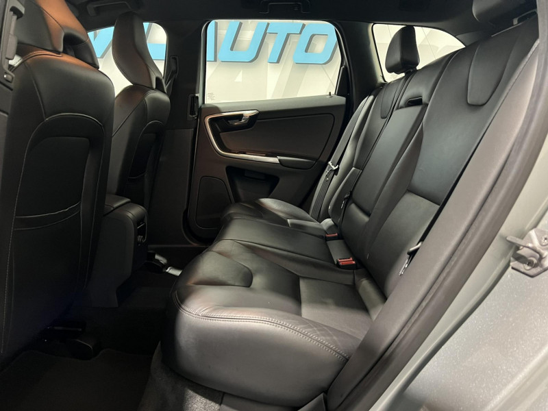 Photo 8 de l'offre de VOLVO XC60 D3 136 ch Momentum Business Geartronic BVA à 17490€ chez VL Auto