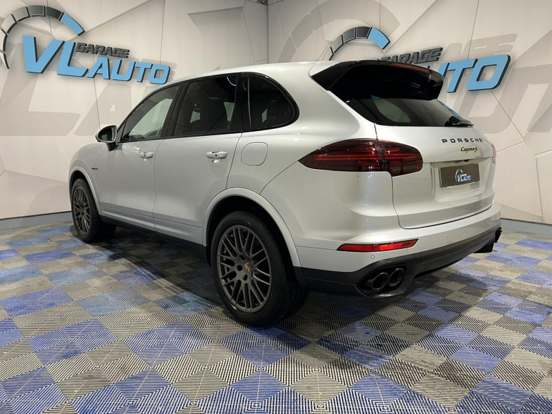 Photo 3 de l'offre de PORSCHE CAYENNE 3.0 V6 416 ch S E-Hybrid Tiptronic BVA à 43990€ chez VL Auto