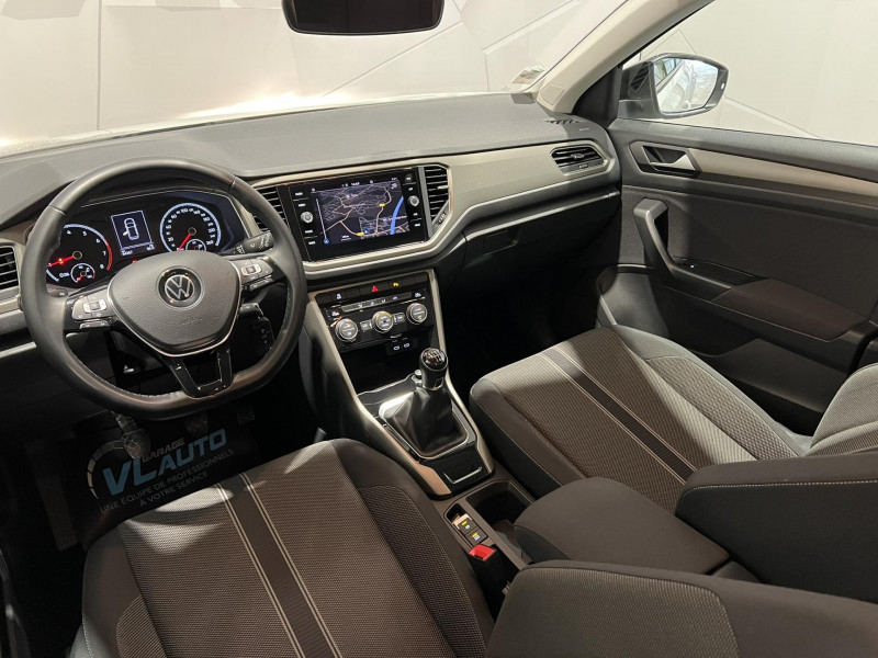 Photo 10 de l'offre de VOLKSWAGEN T-ROC 1.0 TSI 110 BVM6 Lounge à 17990€ chez VL Auto