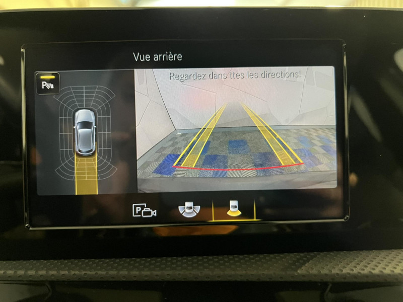 Photo 13 de l'offre de MERCEDES-BENZ CLASSE A 200 7G-DCT AMG Line à 20990€ chez VL Auto