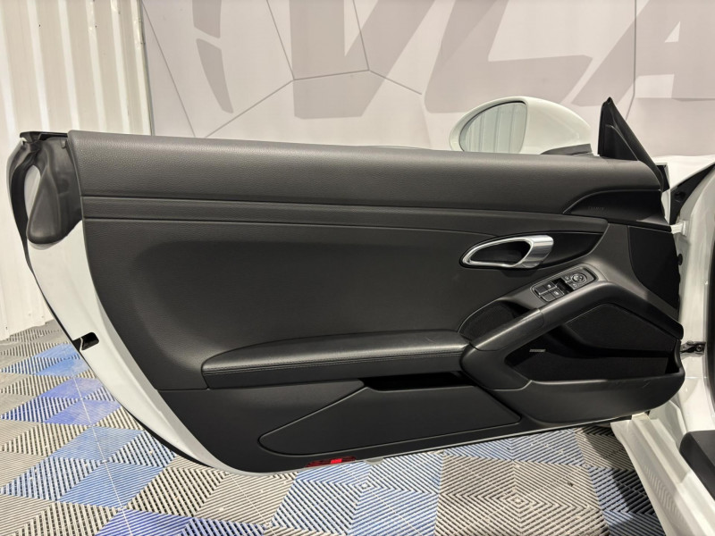 Photo 21 de l'offre de PORSCHE 718 BOXSTER 2.5i S 350 ch PDK à 59990€ chez VL Auto