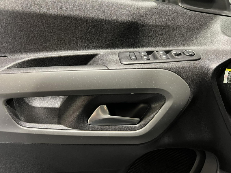 Photo 21 de l'offre de CITROEN BERLINGO Taille M BlueHDi 100 S&S BVM Feel à 16490€ chez VL Auto