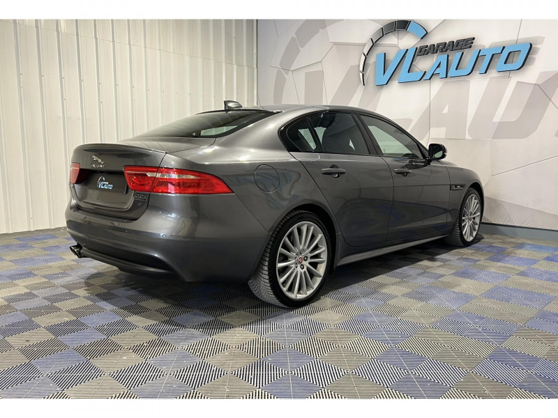 Photo 5 de l'offre de JAGUAR XE 2.0 D - 180 - BVA - AWD  R-Sport à 15990€ chez VL Auto