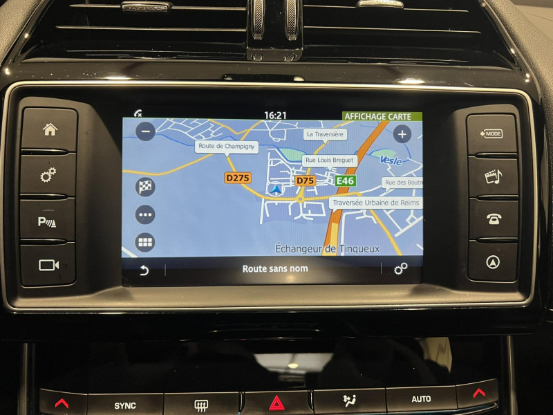 Photo 12 de l'offre de JAGUAR XE 2.0 D - 180 - BVA - AWD  R-Sport à 15990€ chez VL Auto