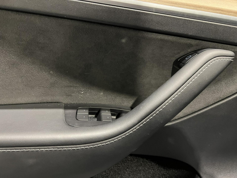 Photo 22 de l'offre de TESLA MODEL Y  Long-Range Dual Motor AWD à 34990€ chez VL Auto