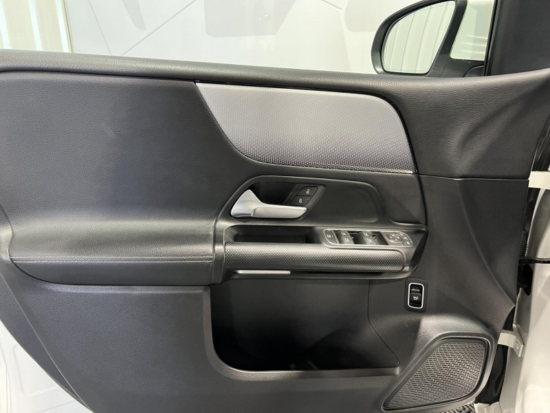 Photo 20 de l'offre de MERCEDES-BENZ CLASSE B 180 d 7G-DCT Style Line à 18990€ chez VL Auto