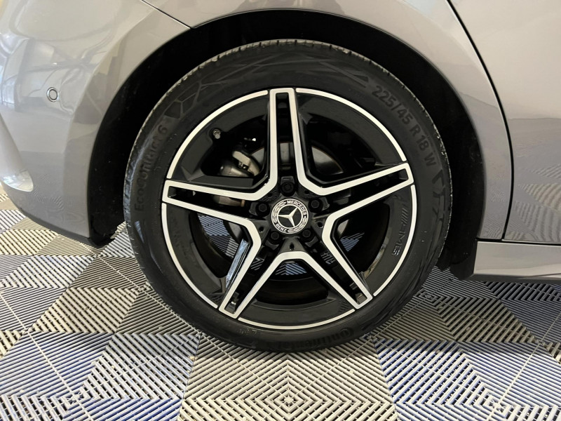 Photo 16 de l'offre de MERCEDES-BENZ CLASSE A 180 d 8G-DCT AMG Line à 32990€ chez VL Auto