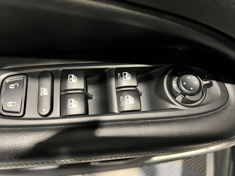 Photo 22 de l'offre de JEEP COMPASS 1.3 PHEV T4 240 ch 4xe eAWD S à 22490€ chez VL Auto