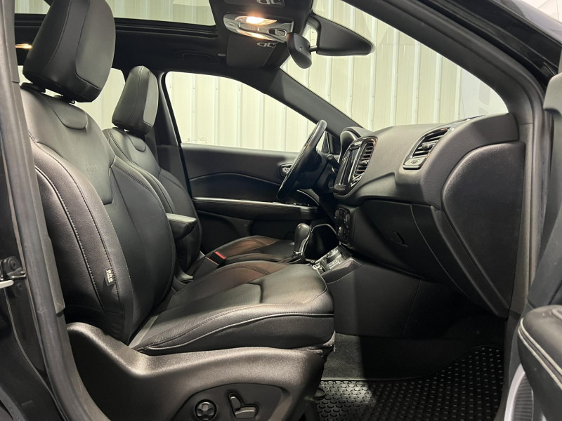 Photo 11 de l'offre de JEEP COMPASS 1.3 PHEV T4 240 ch 4xe eAWD S à 22490€ chez VL Auto