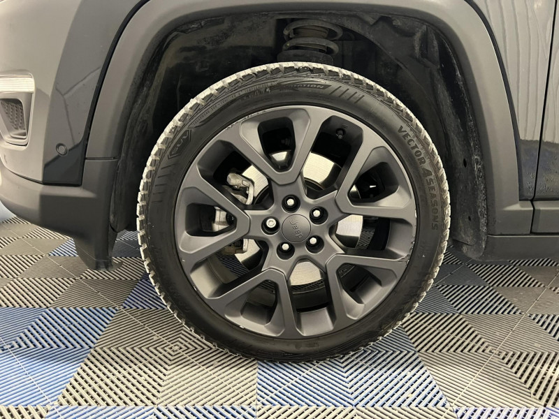 Photo 18 de l'offre de JEEP COMPASS 1.3 PHEV T4 240 ch 4xe eAWD S à 22490€ chez VL Auto