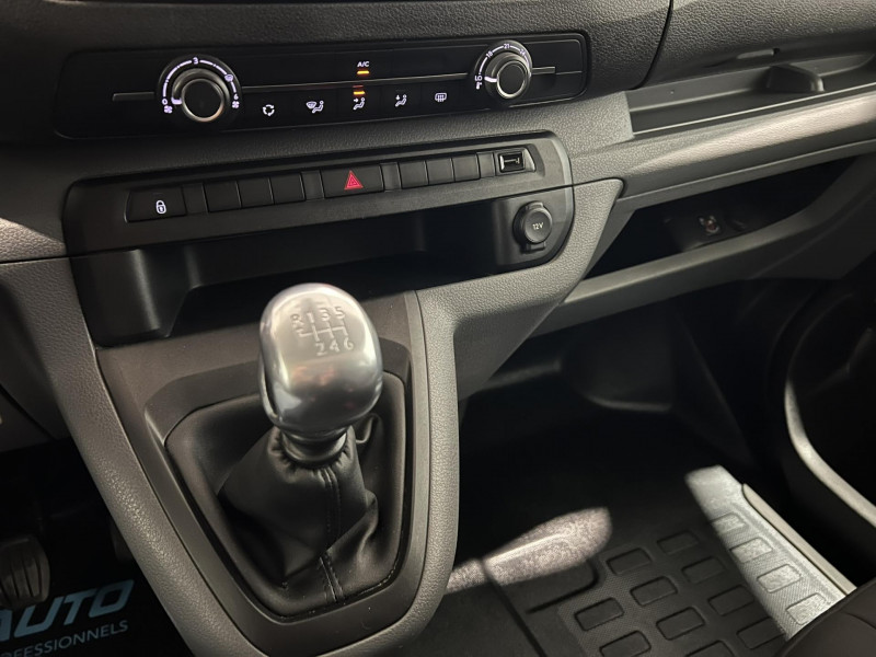Photo 14 de l'offre de OPEL VIVARO CABINE APPROFONDIE FIXE L3 2.0 DIESEL 120 CH PTAC AUGMENTE PACK CLIM à 24990€ chez VL Auto