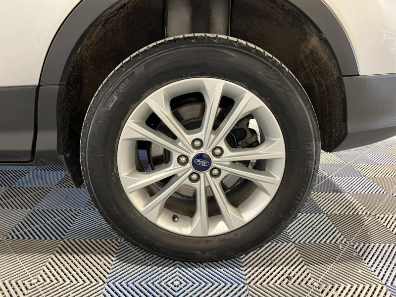 Photo 18 de l'offre de FORD KUGA 1.5 EcoBoost 120 S&S 4x2 BVM6 Titanium à 12490€ chez VL Auto