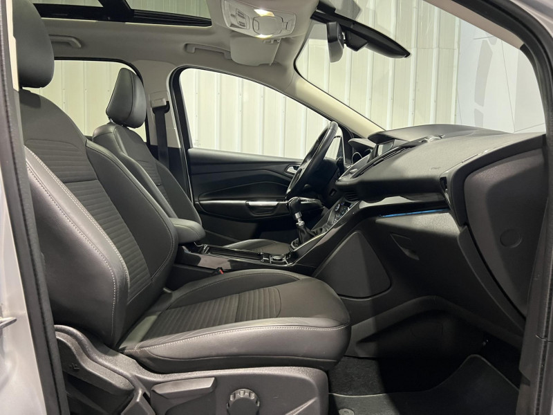 Photo 11 de l'offre de FORD KUGA 1.5 EcoBoost 120 S&S 4x2 BVM6 Titanium à 12490€ chez VL Auto