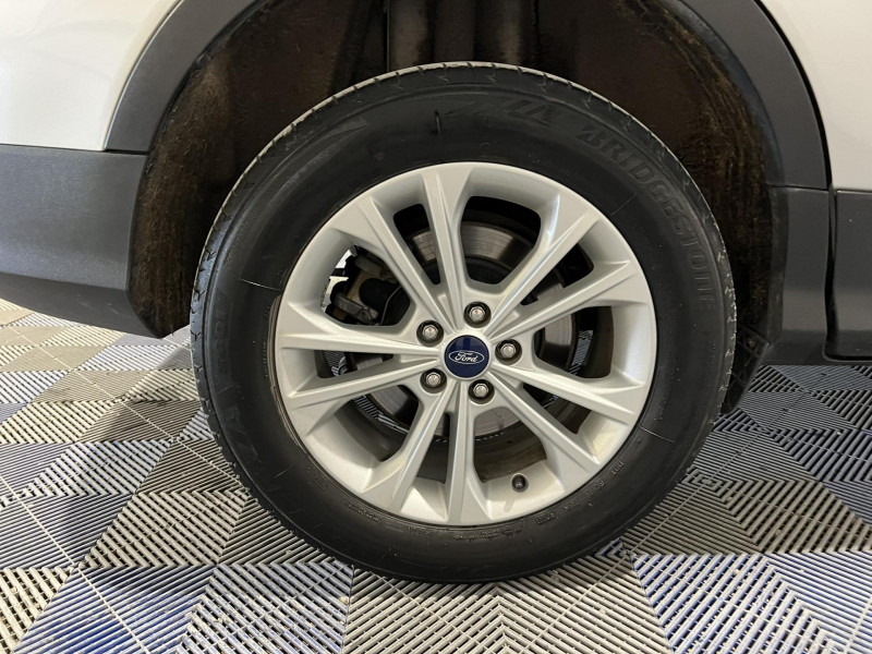 Photo 16 de l'offre de FORD KUGA 1.5 EcoBoost 120 S&S 4x2 BVM6 Titanium à 12490€ chez VL Auto