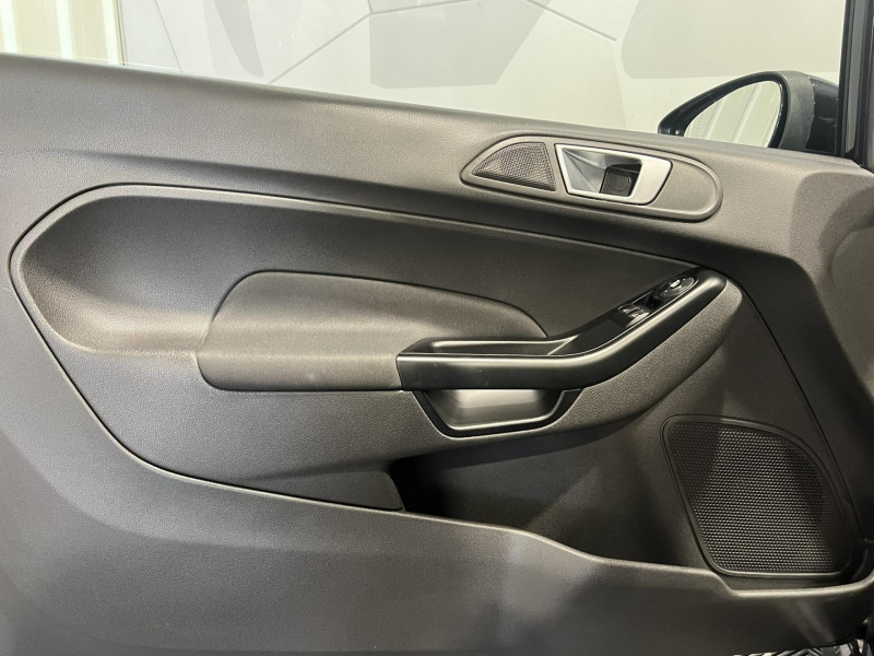 Photo 19 de l'offre de FORD FIESTA 1.6 EcoBoost 182 ST à 13990€ chez VL Auto