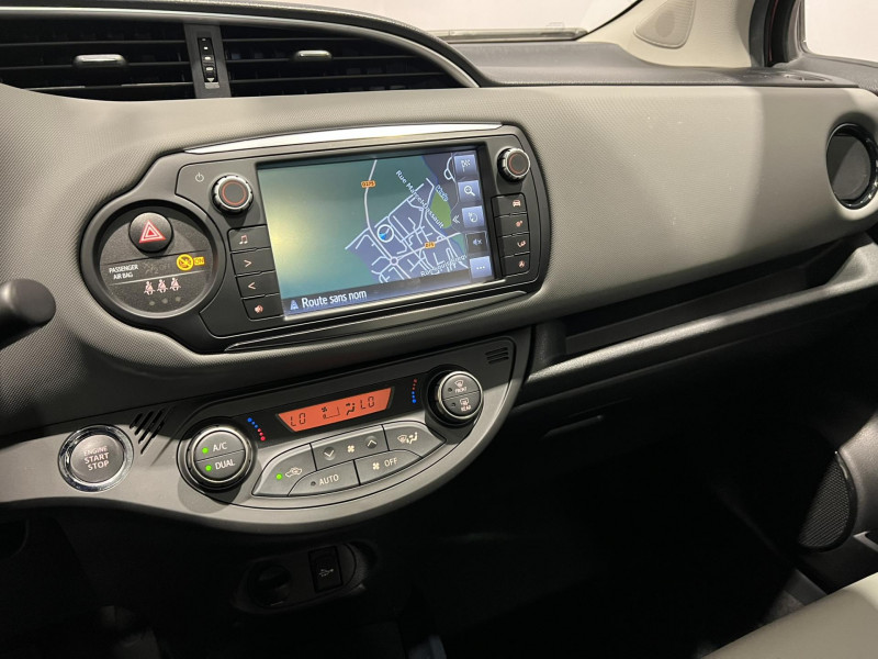 Photo 15 de l'offre de TOYOTA YARIS 100 VVT-i Design à 12490€ chez VL Auto