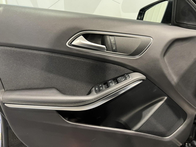 Photo 20 de l'offre de MERCEDES-BENZ CLASSE A 180 CDI BlueEFFICIENCY Inspiration à 13490€ chez VL Auto