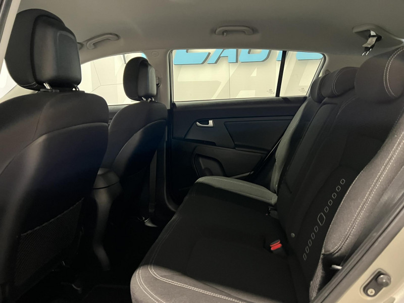 Photo 8 de l'offre de KIA SPORTAGE 1.7 CRDi 115 ISG 2WD Active à 11490€ chez VL Auto