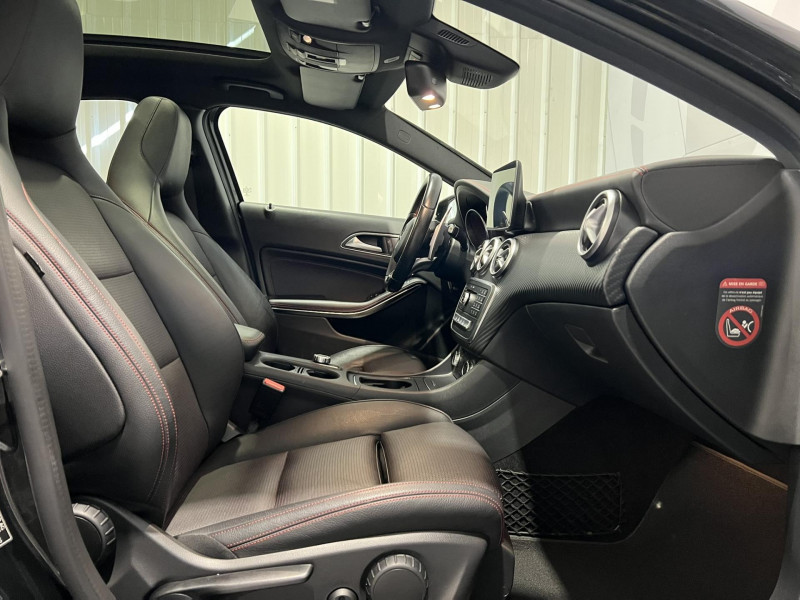 Photo 11 de l'offre de MERCEDES-BENZ CLASSE A 220 d 7G-DCT 4-Matic Fascination à 20490€ chez VL Auto