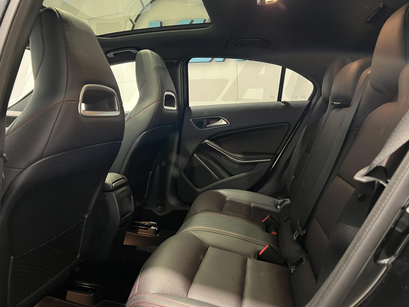 Photo 8 de l'offre de MERCEDES-BENZ CLASSE A 220 d 7G-DCT 4-Matic Fascination à 20490€ chez VL Auto
