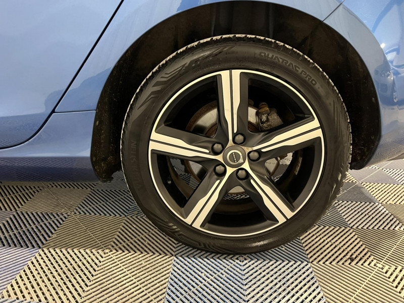 Photo 17 de l'offre de VOLVO V40  T2 122 ch R-DESIGN à 14990€ chez VL Auto