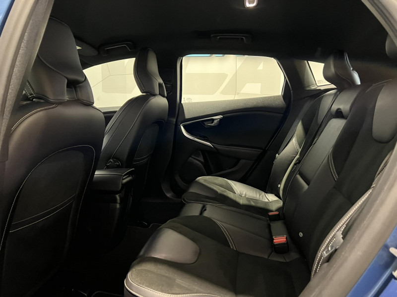 Photo 8 de l'offre de VOLVO V40  T2 122 ch R-DESIGN à 14990€ chez VL Auto