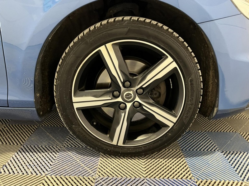 Photo 15 de l'offre de VOLVO V40  T2 122 ch R-DESIGN à 14990€ chez VL Auto