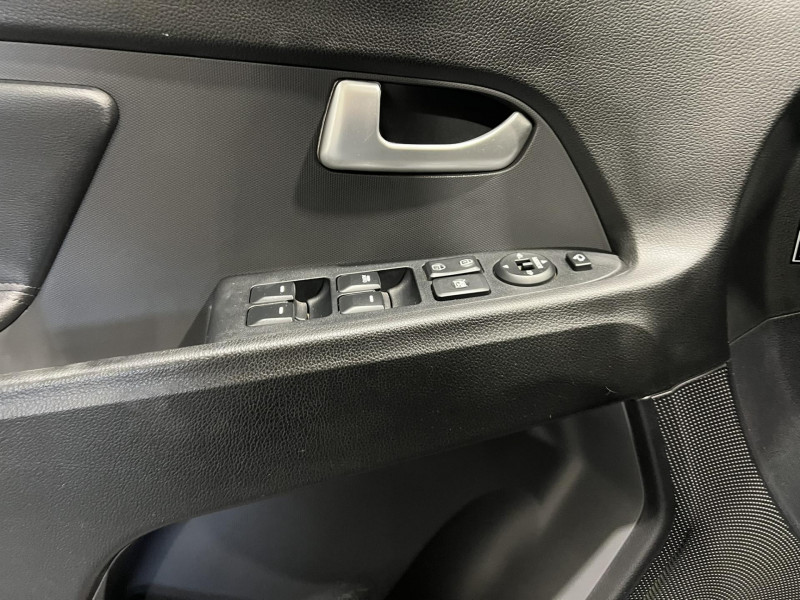 Photo 23 de l'offre de KIA SPORTAGE 1.7 CRDi 115 ISG 2WD Active à 11490€ chez VL Auto