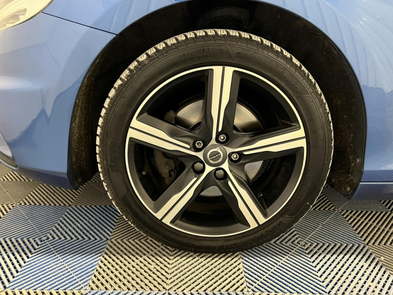 Photo 16 de l'offre de VOLVO V40  T2 122 ch R-DESIGN à 14990€ chez VL Auto