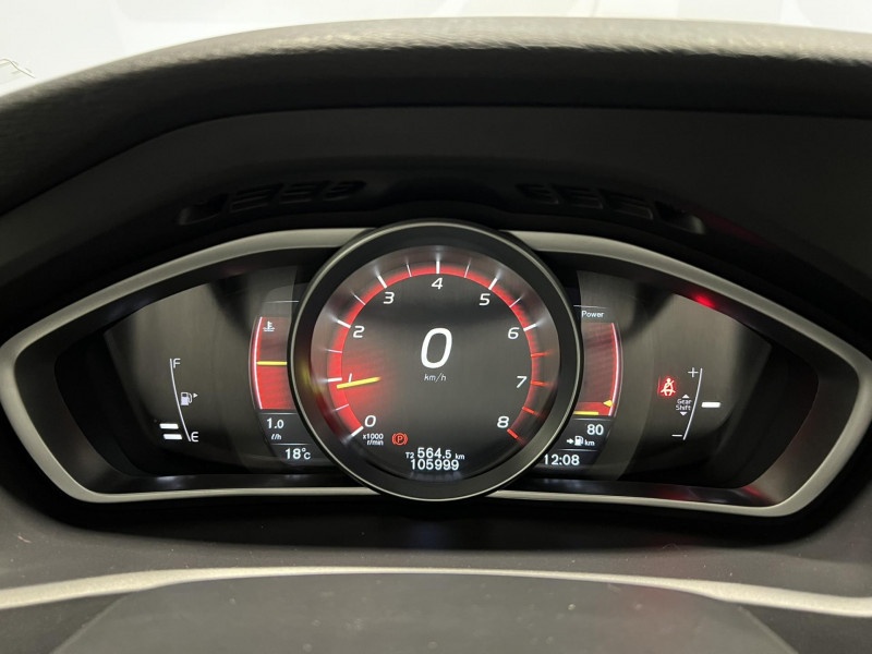 Photo 9 de l'offre de VOLVO V40  T2 122 ch R-DESIGN à 14990€ chez VL Auto