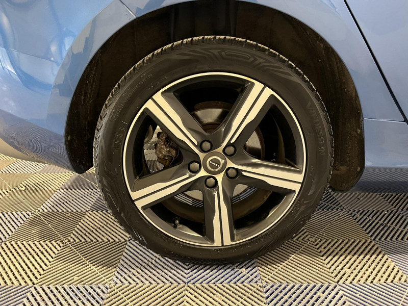 Photo 14 de l'offre de VOLVO V40  T2 122 ch R-DESIGN à 14990€ chez VL Auto