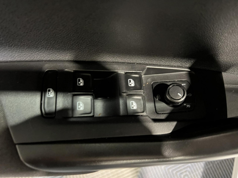 Photo 20 de l'offre de VOLKSWAGEN POLO 1.0 75 S&S Trendline à 11990€ chez VL Auto
