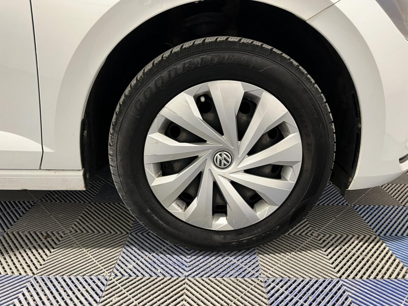 Photo 16 de l'offre de VOLKSWAGEN POLO 1.0 75 S&S Trendline à 11990€ chez VL Auto