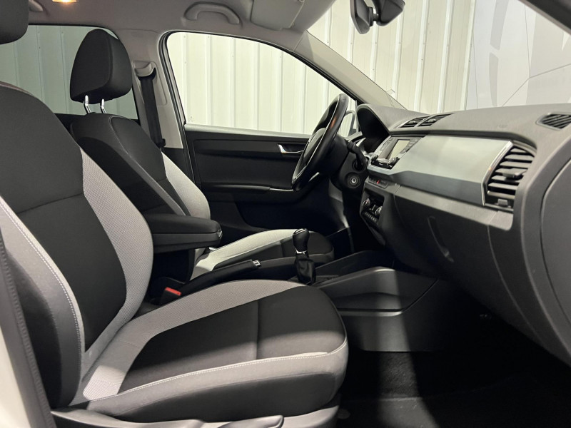 Photo 9 de l'offre de SKODA FABIA Combi 1.4 TDI 105 CR FAP Greentec Style à 10990€ chez VL Auto