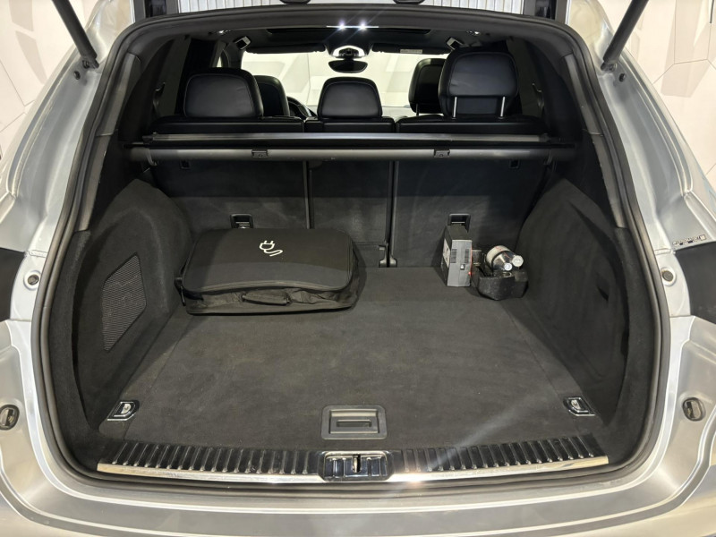 Photo 16 de l'offre de PORSCHE CAYENNE E-Hybrid V6 416 - BVA + options  à 35990€ chez VL Auto