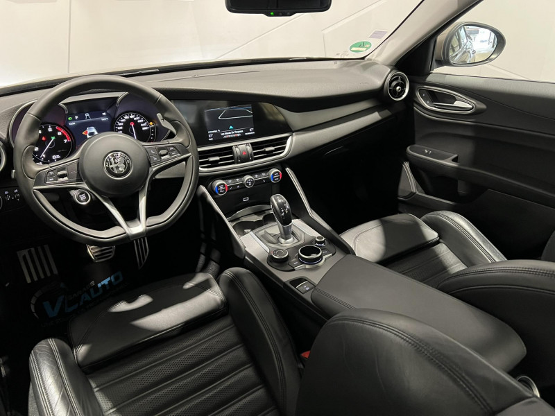 Photo 10 de l'offre de ALFA ROMEO GIULIA 2.0 TB 280 ch AT8 Q4 Veloce à 24990€ chez VL Auto
