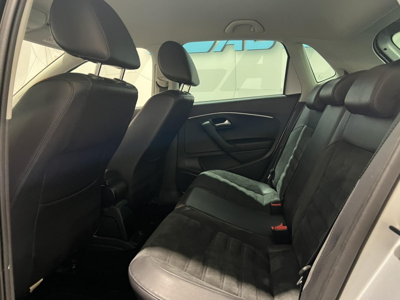 Photo 8 de l'offre de VOLKSWAGEN POLO 1.0  110 DSG7 Carat à 12490€ chez VL Auto