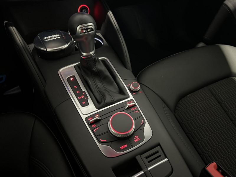 Photo 14 de l'offre de AUDI A3 SPORTBACK 1.8 TFSI 180 Ambiente Quattro S tronic 6 à 17990€ chez VL Auto